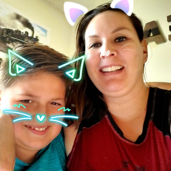 Meet your Posher, Lyssa - Picture 2 of 2